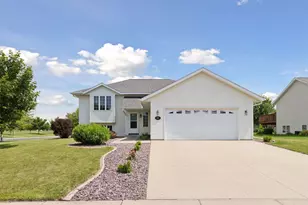 101 La Costa Ln, Mankato, MN 56001 - Photo 1