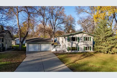 614 W Channing Avenue, Fergus Falls, MN 56537 - Photo 1