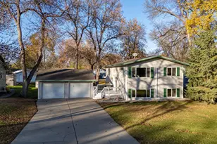 614 W Channing Ave, Fergus Falls, MN 56537 - Photo 1