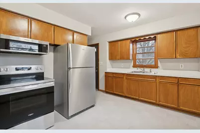 1105 Greystone Avenue N, Oakdale, MN 55128 - Photo 4