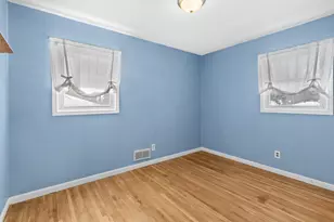 305 Greystone Ave N, Oakdale, MN 55128 - Photo 6