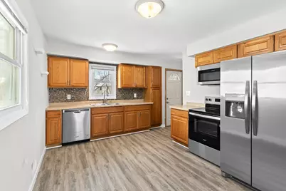 305 Greystone Avenue N, Oakdale, MN 55128 - Photo 2