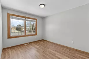 3845 Hale Ave N, Oakdale, MN 55128 - Photo 6