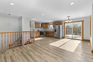 3845 Hale Ave N, Oakdale, MN 55128 - Photo 4