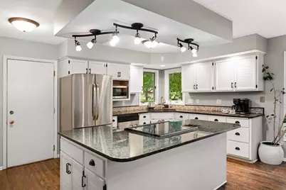 19635 Hillside Street, Deephaven, MN 55331 - Photo 6