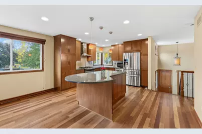 5680 Donegal Drive, Shoreview, MN 55126 - Photo 10