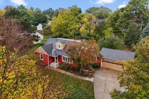 402 Sweet Briar Ln, Hopkins, MN 55343 - Photo 1