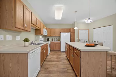 1880 3rd Avenue NW #211, Rochester, MN 55901 - Photo 4