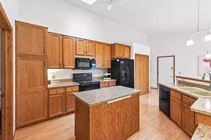 1731 Donegal Dr, Woodbury, MN 55125 - Photo 10