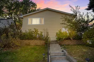 326 2nd Ave S, South Saint Paul, MN 55075 - Photo 1