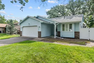 692 123rd Ave NW, Coon Rapids, MN 55448 - Photo 2