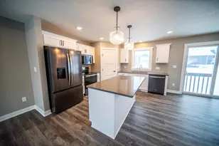 809 5th Ave NW, Dodge Center, MN 55927 - Photo 10