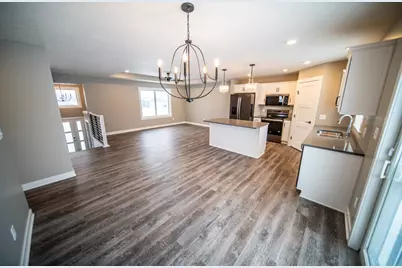 809 5th Avenue NW, Dodge Center, MN 55927 - Photo 6