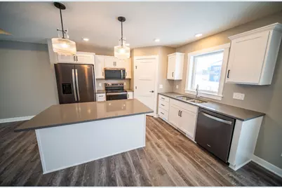 809 5th Avenue NW, Dodge Center, MN 55927 - Photo 10