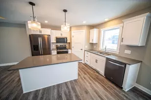 809 5th Ave NW, Dodge Center, MN 55927 - Photo 6