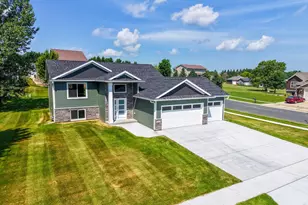 809 5th Ave NW, Dodge Center, MN 55927 - Photo 2