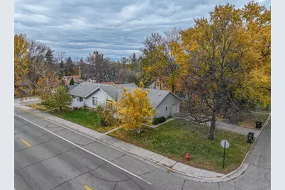 217 10th Avenue E, Alexandria, MN 56308 - Photo 1