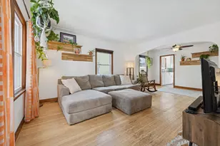 3925 Perry Ave N, Robbinsdale, MN 55422 - Photo 4