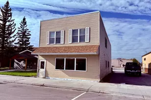 109 Main Ave S, Baudette, MN 56623 - Photo 1