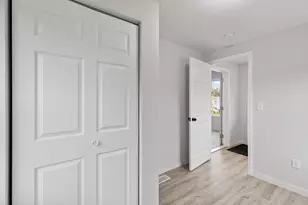 687 Lexington Pkwy N, Saint Paul, MN 55104 - Photo 6