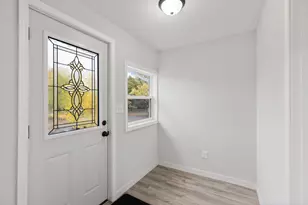 687 Lexington Pkwy N, Saint Paul, MN 55104 - Photo 4