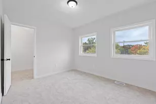 687 Lexington Pkwy N, Saint Paul, MN 55104 - Photo 14