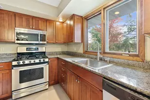 6233 Birchwood Rd, Woodbury, MN 55125 - Photo 10