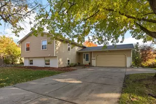 15625 46th Ave N, Plymouth, MN 55446 - Photo 1