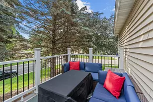 14258 Towers Ln, Eden Prairie, MN 55347 - Photo 8