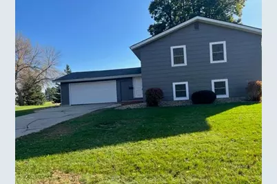 817 16th Street, Windom, MN 56101 - Photo 1