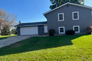 817 16th St, Windom, MN 56101 - Photo 2