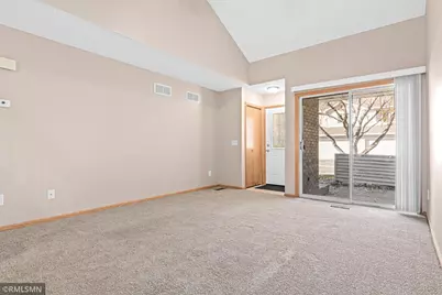 7813 Hemingway Avenue S, Cottage Grove, MN 55016 - Photo 4