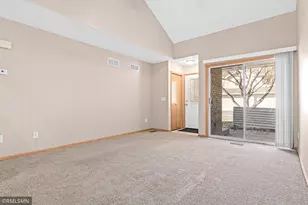 7813 Hemingway Ave S, Cottage Grove, MN 55016 - Photo 4