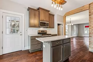 2015 Taylor Street NE, Minneapolis, MN 55418 - Photo 8