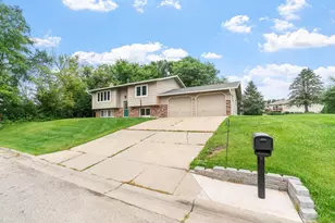 540 4th Street E, Wanamingo, MN 55983 - Photo 2