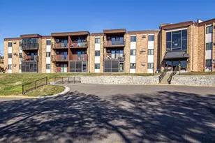 2690 Oxford St N, Roseville, MN 55113 - Photo 38