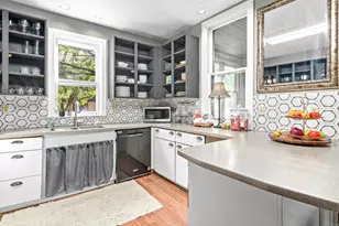 742 Holly Ave, Saint Paul, MN 55104 - Photo 2