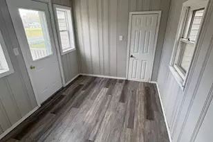 211 Clinton St, Austin, MN 55912 - Photo 2