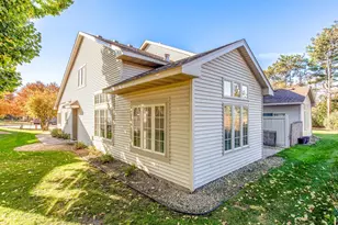 1513 Pine Pointe, White Bear Lake, MN 55110 - Photo 4