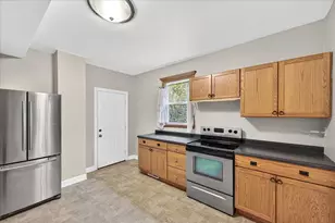 1039 Argyle St, Saint Paul, MN 55103 - Photo 8