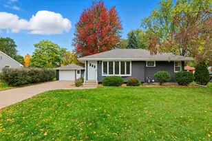 255 County Rd C2 W, Roseville, MN 55113 - Photo 2