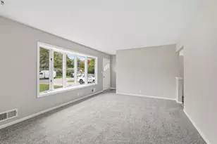 255 County Rd C2 W, Roseville, MN 55113 - Photo 10