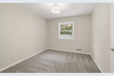 255 County Road C2 W, Roseville, MN 55113 - Photo 12