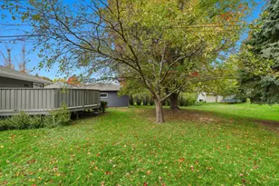 255 County Rd C2 W, Roseville, MN 55113 - Photo 6