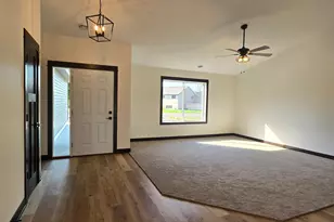 812 Pondview Dr, Arlington, MN 55307 - Photo 8