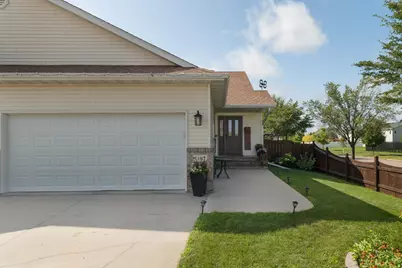 1105 37th Avenue S, Moorhead, MN 56560 - Photo 2