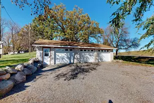 14919 Cedardale Rd, Paynesville, MN 56362 - Photo 8