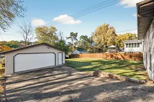 1377 Clarence St, Saint Paul, MN 55106 - Photo 24