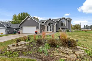 300 7th St SW, Plainview, MN 55964 - Photo 4