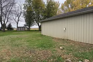 406 4th St, Rushmore, MN 56168 - Photo 2